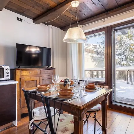 Hostdomus - Eagle سيستريير