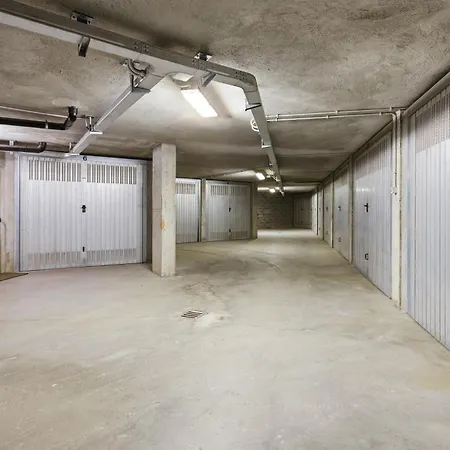 Hostdomus - Eagle سيستريير