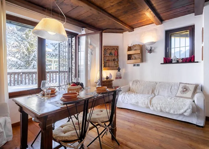 Hostdomus - Eagle Apartman *